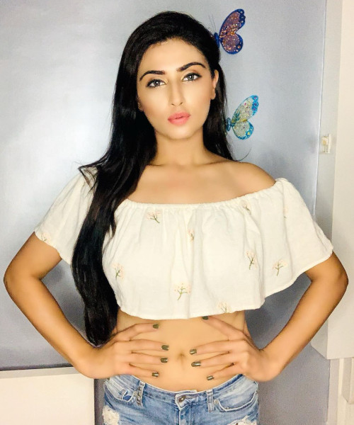 Nikita Sharma Instagram