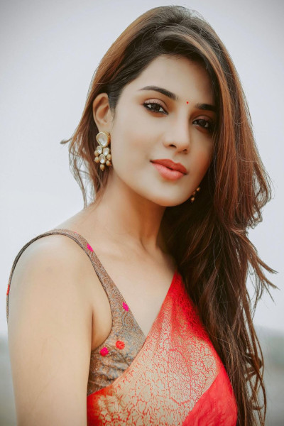 Aathmika Navel