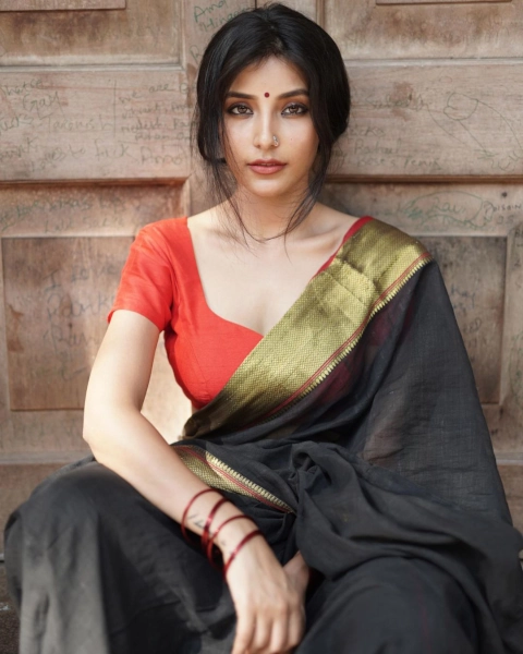 Harshita Gaur Saree