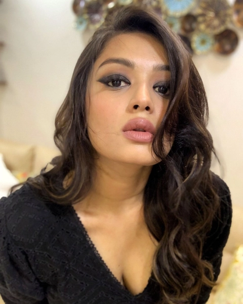 Samiksha Jaiswal Hot