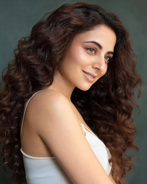 Zoya Afroz Height