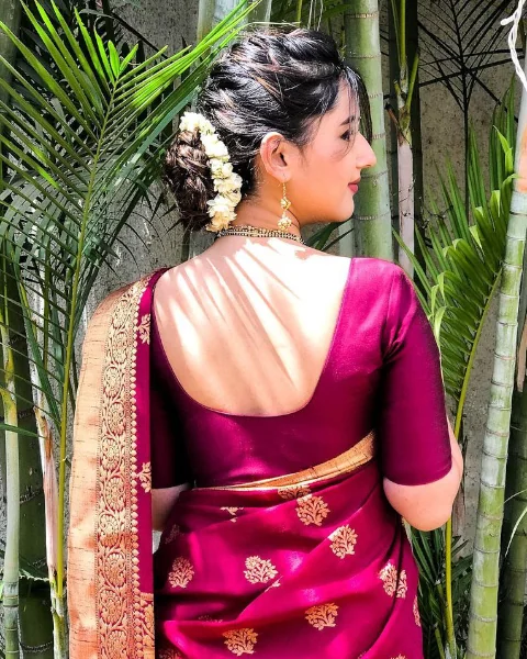 Riya Sharma Saree Image