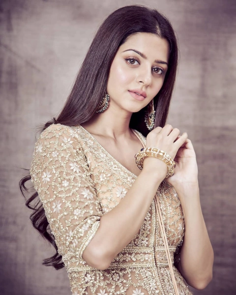 Vedhika Kumar Height