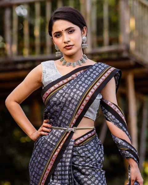 Anushka Sarkate Saree Image