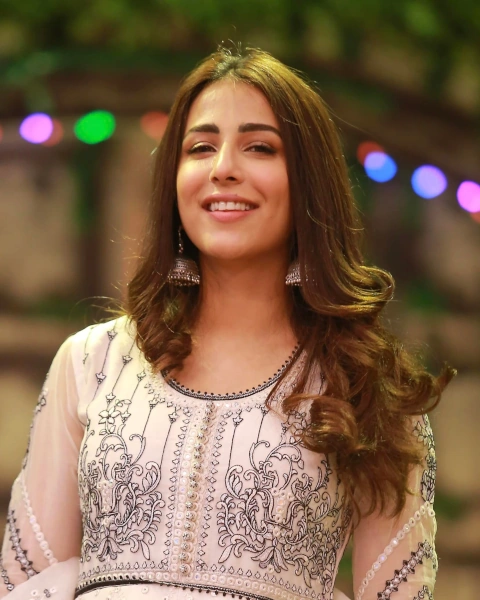 Ushna Shah in Bewafa