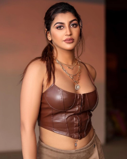 Yashika Aannand Cute Image