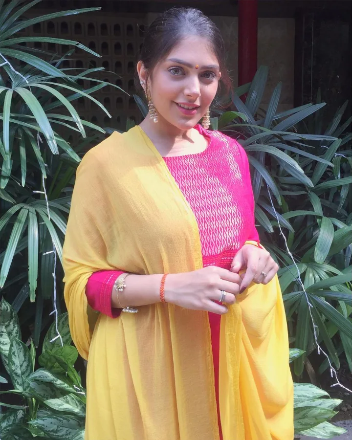 Ishita Chauhan as Asha Srinivas in Asha Black