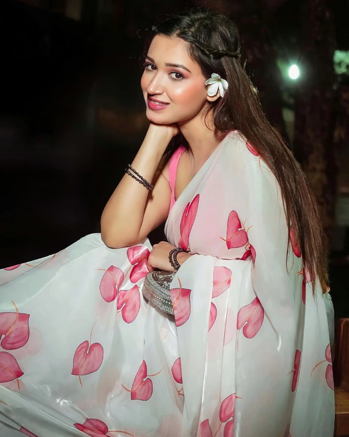 Shalini Suryavanshi is a Gorgeous Indian Actress & a Beautiful Model