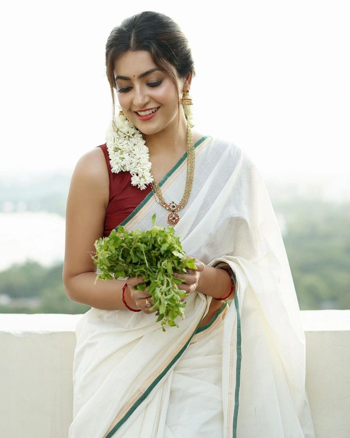 Avantika Mishra Saree Image