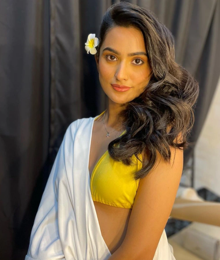 Sanchi Rai as Naina in Fareb