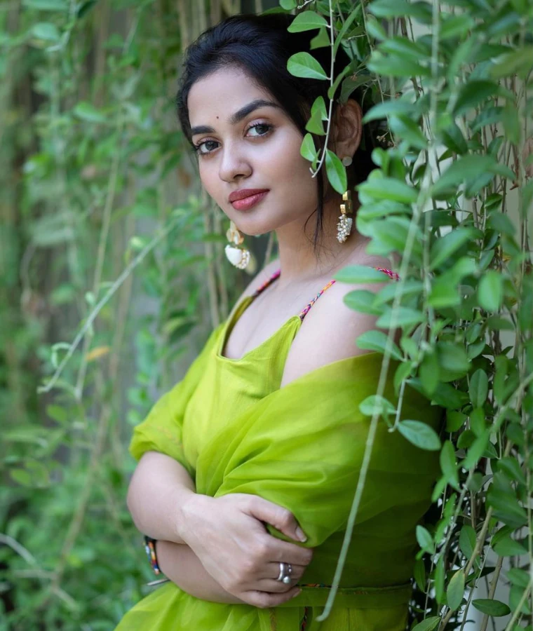 Teju Ashwini in Kaathu Vaakula Rendu Kadhal