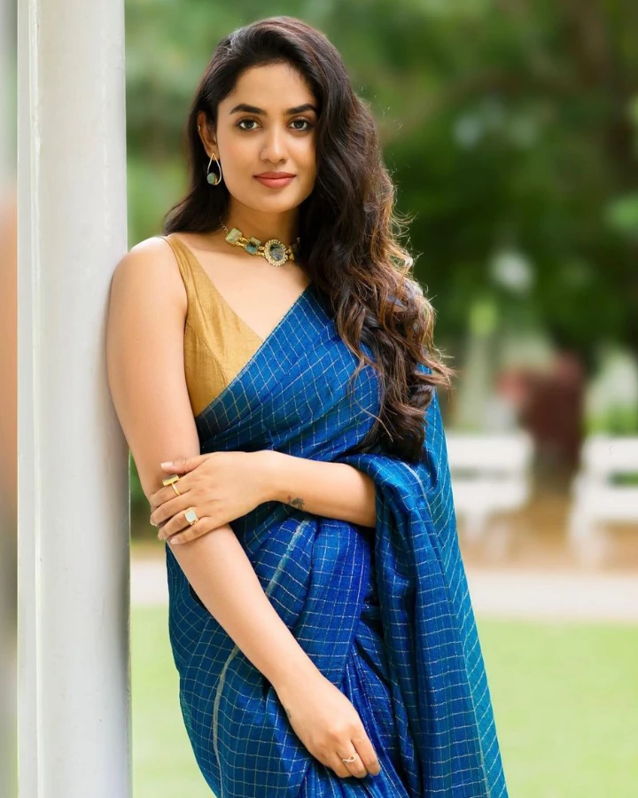 Teju Ashwini in Touch Screen Kadhal