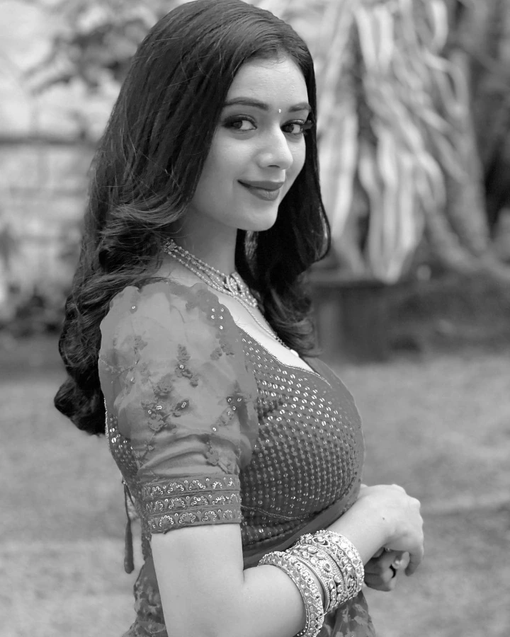 Neha Solanki in Mayavi Maling