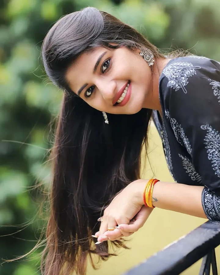 Gayatri Jadhav Music Videos