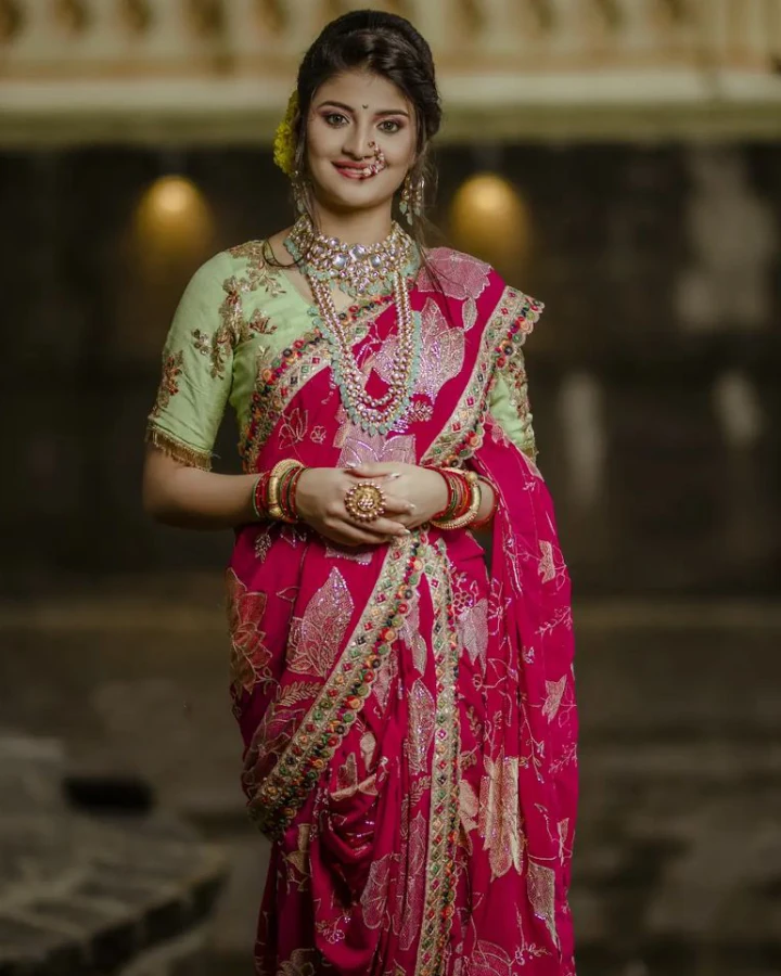 Gayatri Jadhav in Virhachya Dhagavar Abhalacha Abhishek