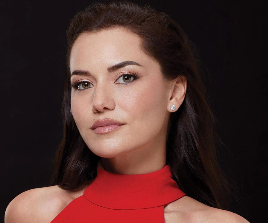 Fahriye Evcen Özçivit in Kurt Seyit ve Şura