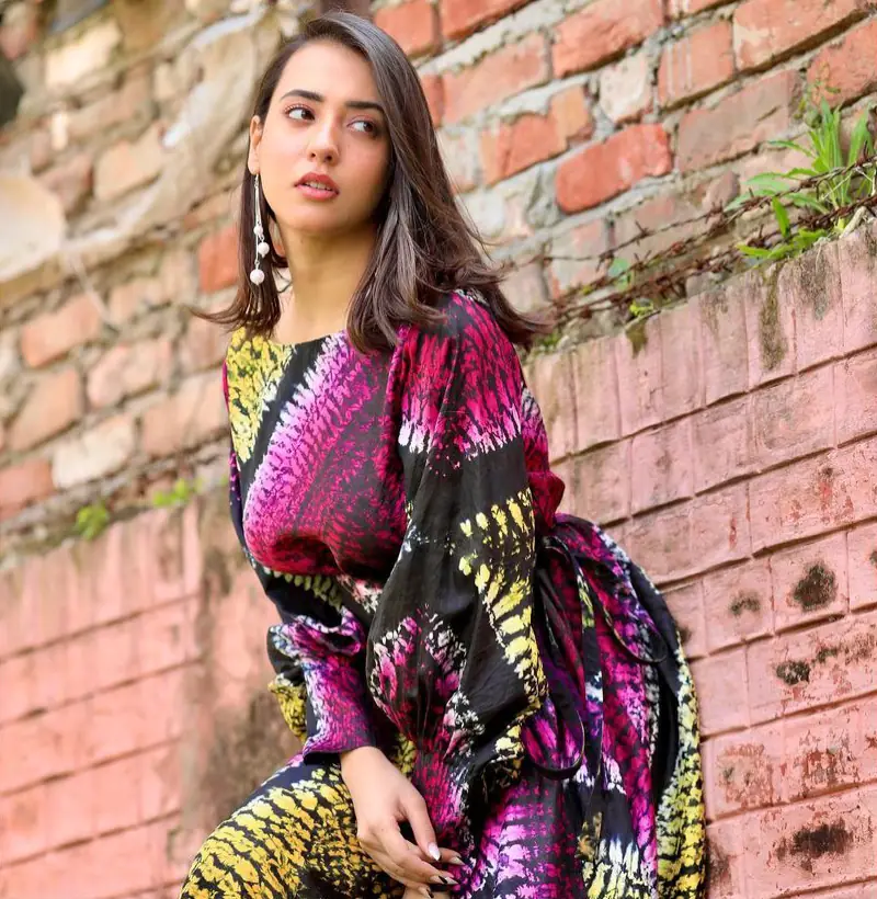 Nikeet Dhillon in Kuknoos