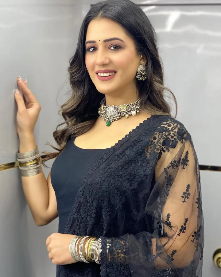 Isha Rikhi in Nawabzaade