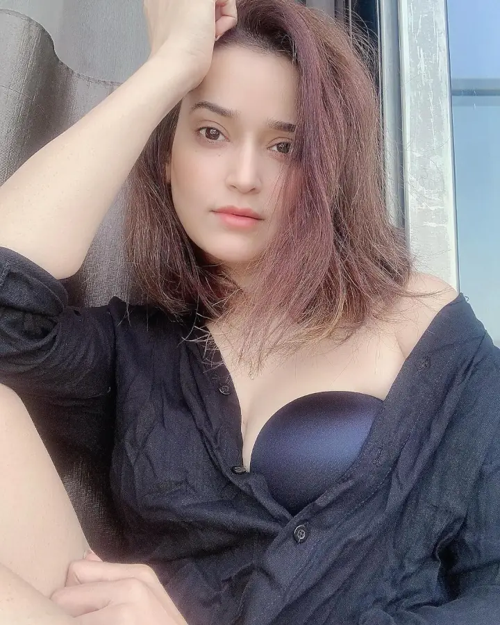 Jiya Chauhan Hottest