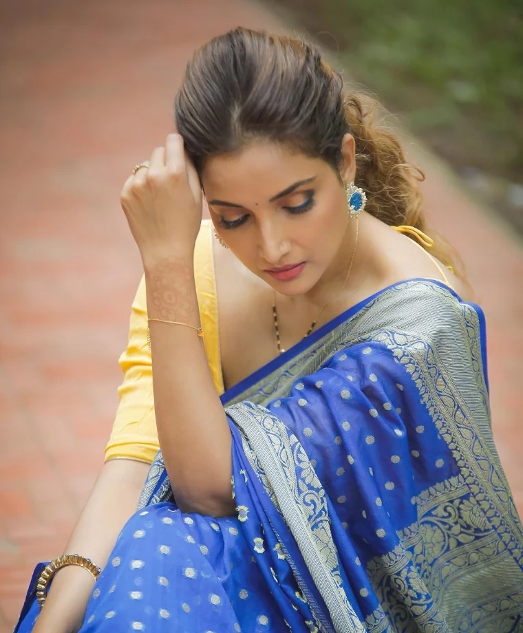 Rupali Bhosale Saree Image