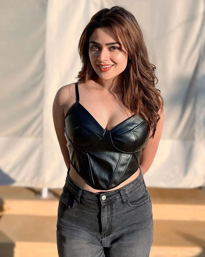 Priyanka Sharma Hot