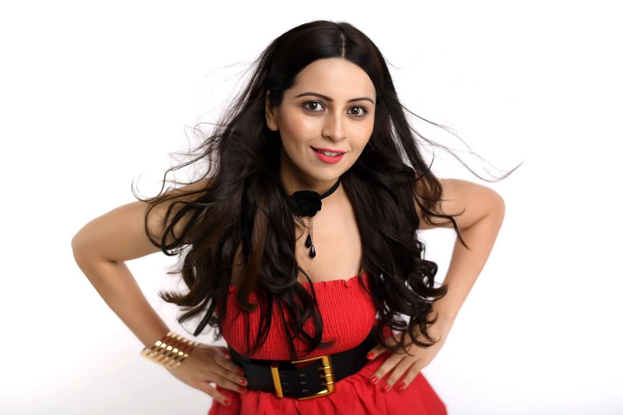 Damini Dave Biography