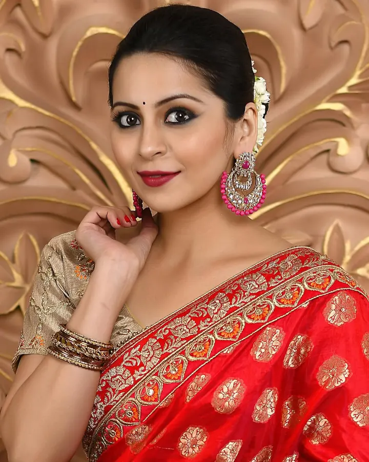 Damini Dave Saree Image