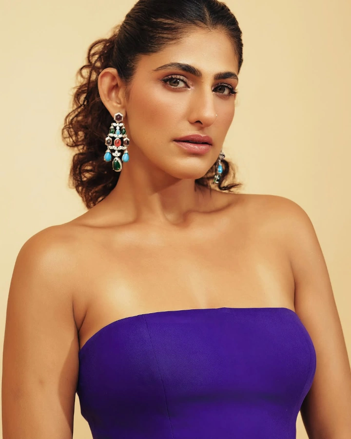 Kubbra Sait as Dipti Singh