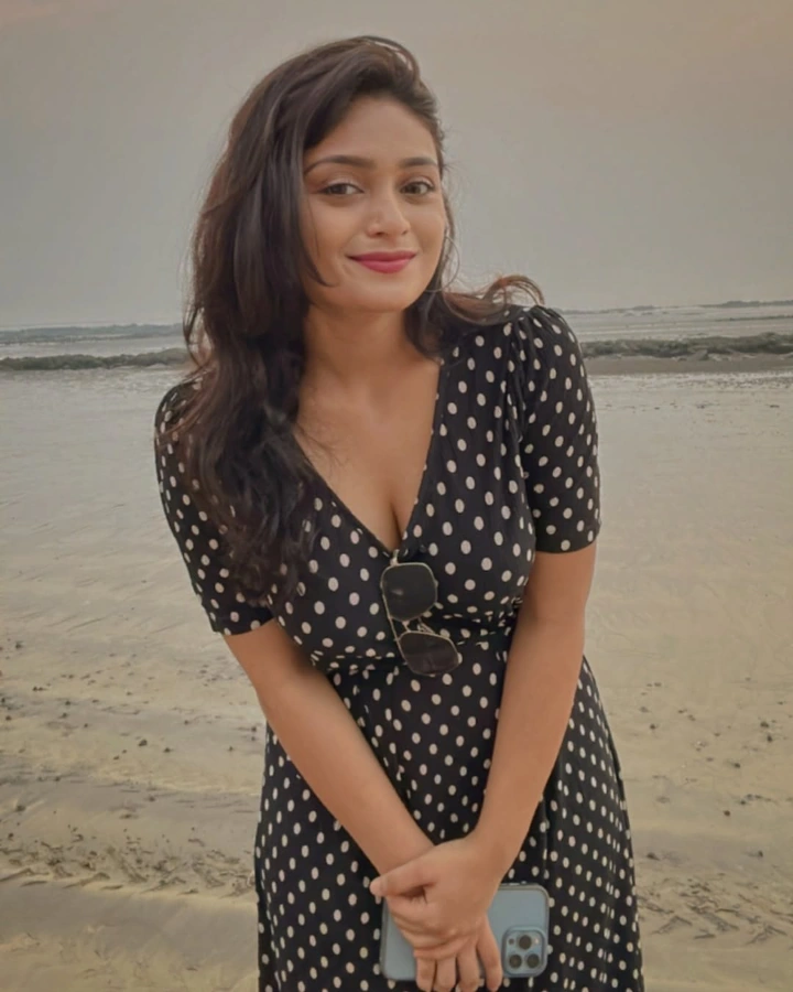 Sanjana Kale was born in Mumbai, Maharashtra, India