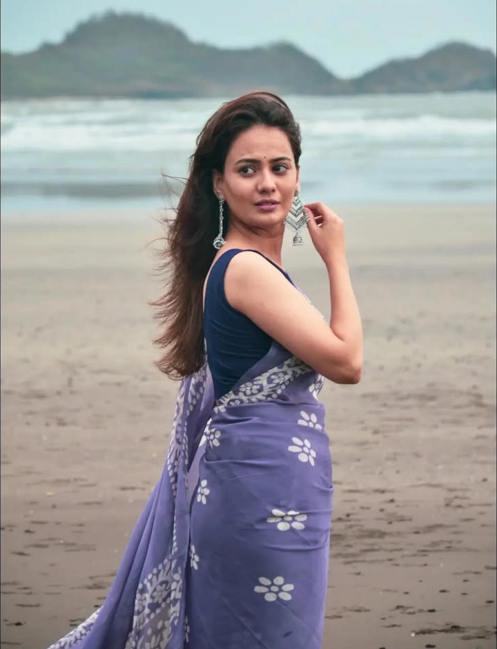 Rujuta Dharap Spending Quality Time on Beach