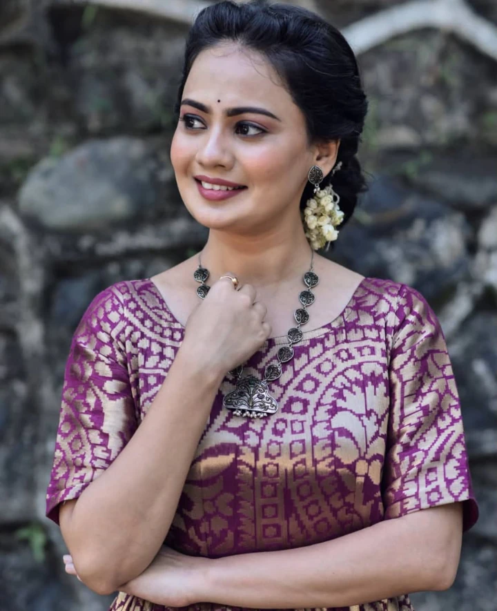 Rujuta Dharap as Maya in Phulpakharu