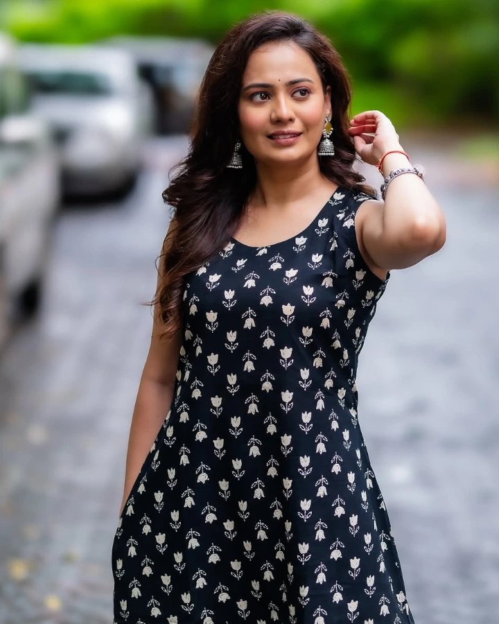 Rujuta Dharap's Latest Image