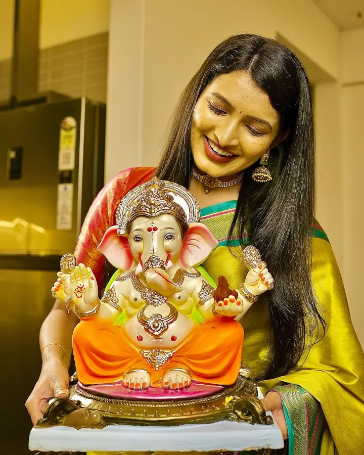 Rutuja Kulkarni is a devotee of Lord Ganesha