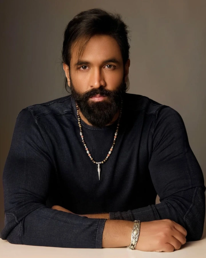 Vishnu Manchu as Thinnadu