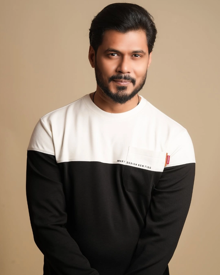 Avinash Dwivedi as Kuber Tripathi3