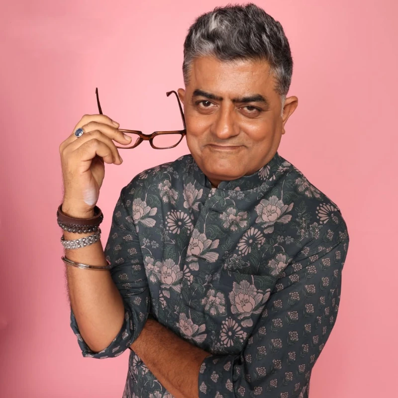 Gajraj Rao as Banwari Jha7
