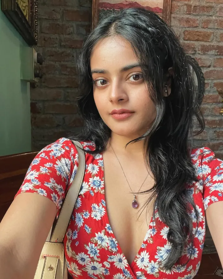 Riddhi Kumar has over 308K followers on InstagramRiddhi Kumar has over 308K followers on Instagram