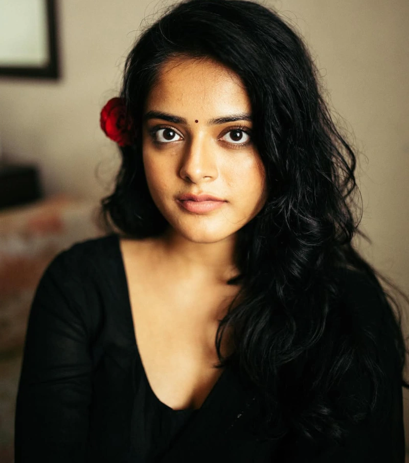 Riddhi Kumar is fluent in Hindi, Marathi & English languages