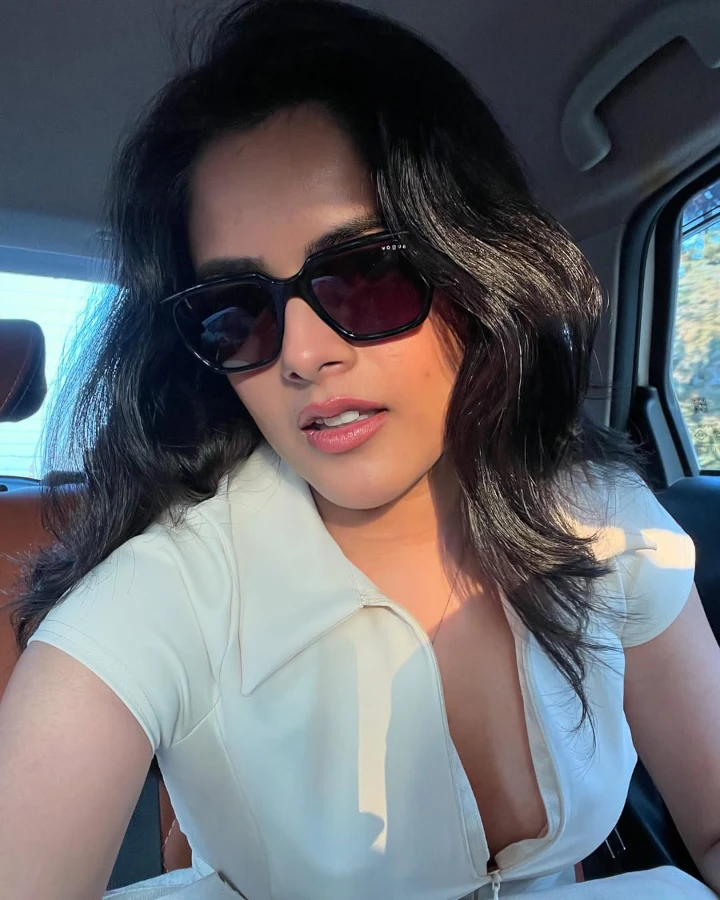 Riddhi Kumar's Stunning Image Wearing Sunglasses