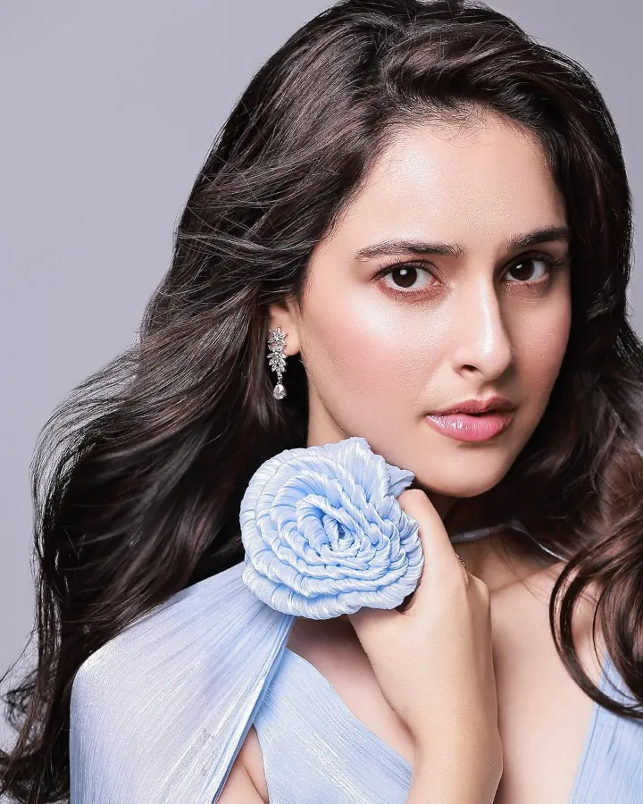 Sadia Khateeb as Uzma Ahmed6