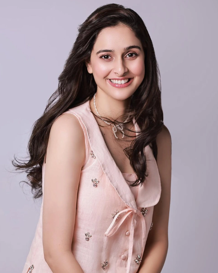 Sadia Khateeb as Uzma Ahmed9