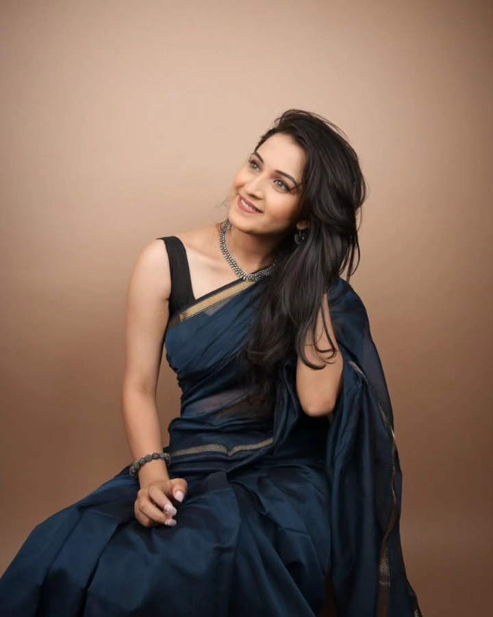 Mahima Mhatre in Hot Saree Image