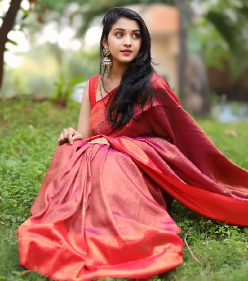 Mahima Mhatre's Absolute Cute Image