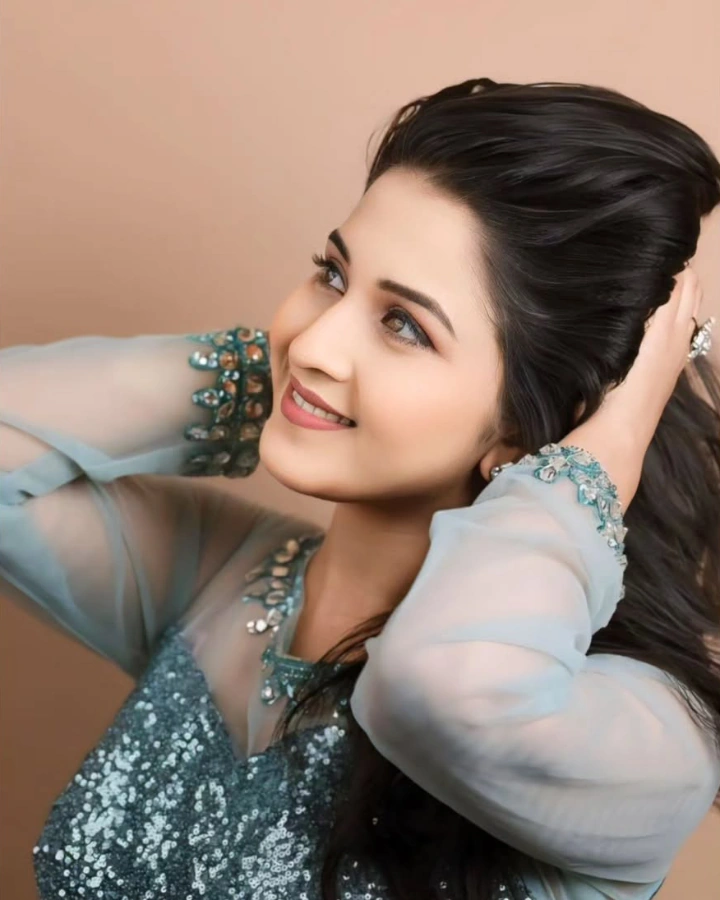 Mahima Mhatre's Cute Pose for Image