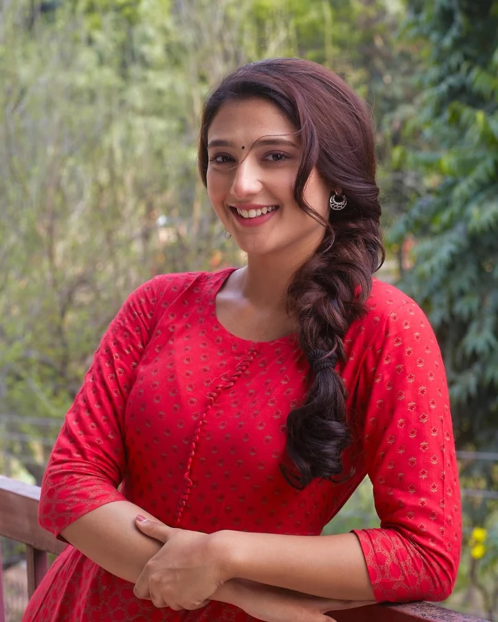 Ritika Nayak's Hot Looks in Indian Attire
