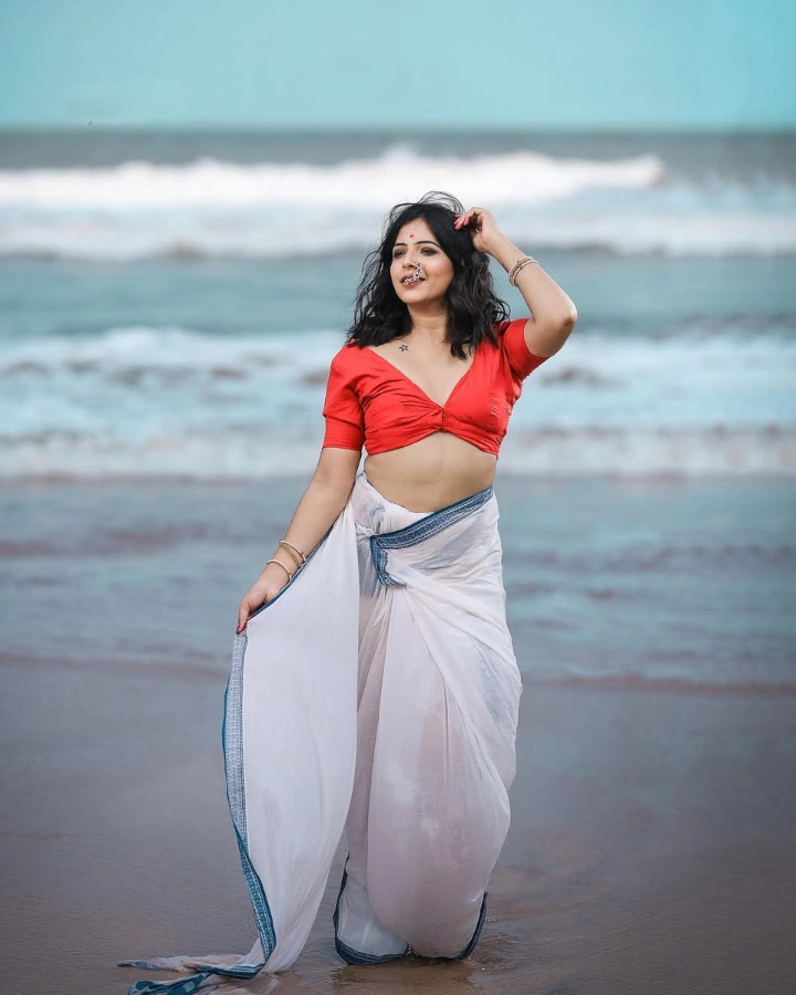 Supriti Shivalkar Navel