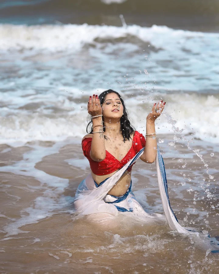 Supriti Shivalkar in Hot Saree Image