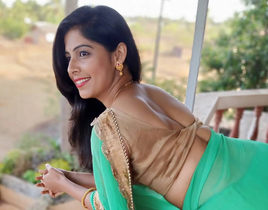 Supriti Shivalkar's Beautiful Back