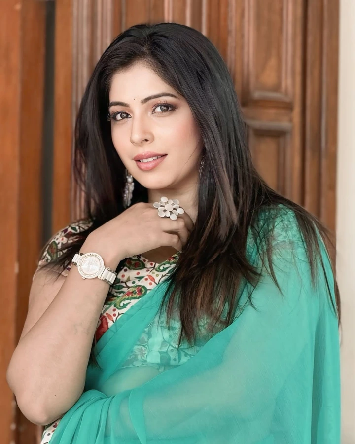 Supriti Shivalkar's has beautiful Dark Brown eyes