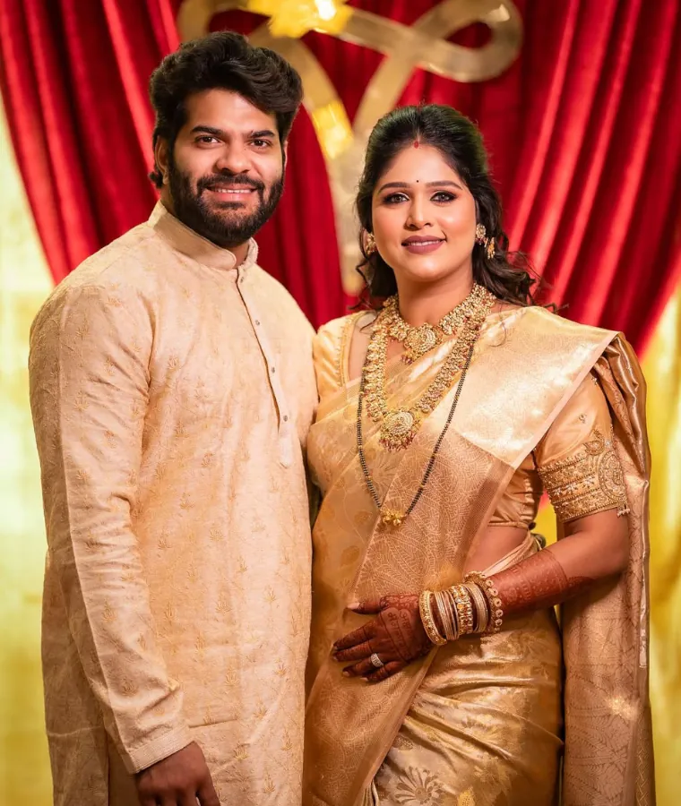 Akshaya Deodhar Husband
